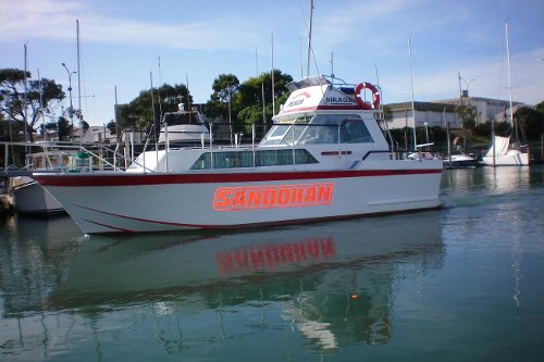 http://www.sandokanpesca.com.ar/imagenes/barco1ch.jpg