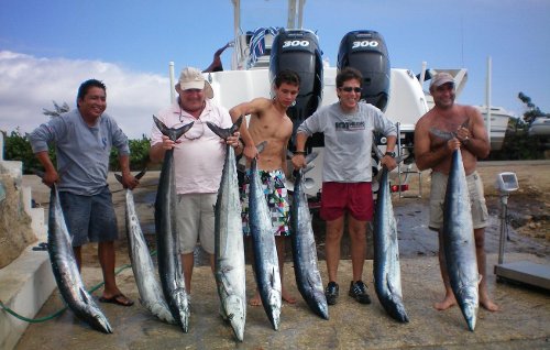 http://www.sandokanpesca.com.ar/imagenes/excursionespacifico1.jpg